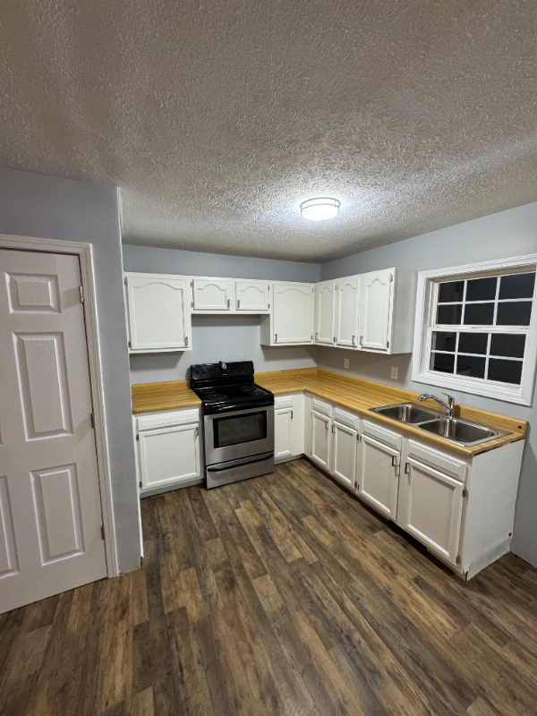 FRANKLIN House: 1211 REDBUD ST