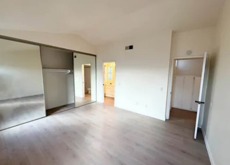 palmdale House: 37727 harvey st