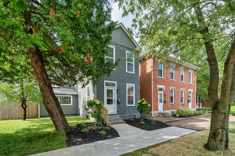 Columbus House: 473 E Sycamore St