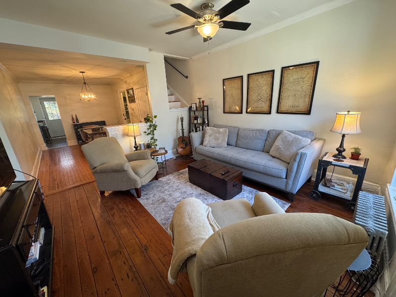 Philadelphia House: 209 East St