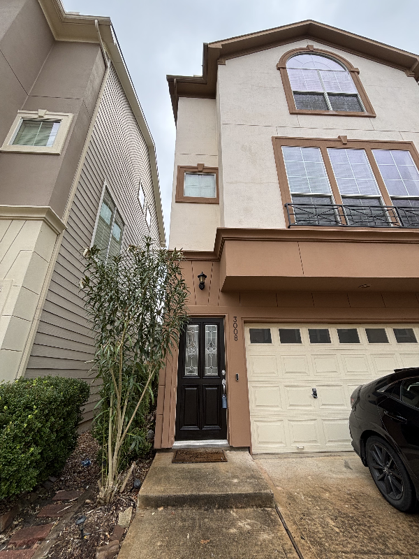 Houston Townhome: 3008 Clearview Cir