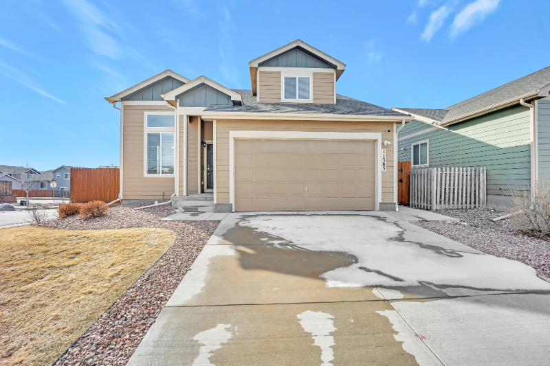 Peyton House: 11385 Mt Angel Heights