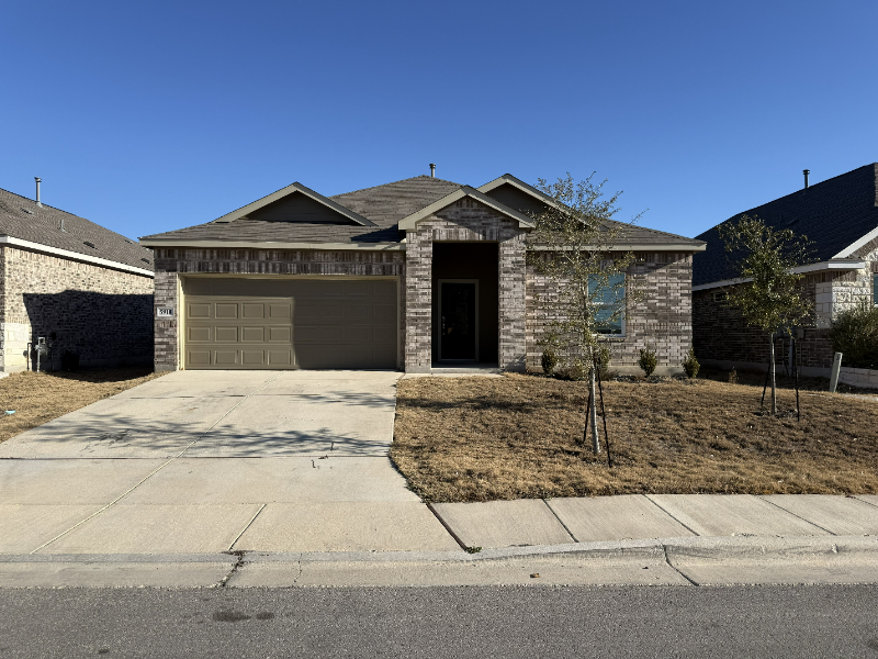 Seguin House: 5918 Corsicana Way