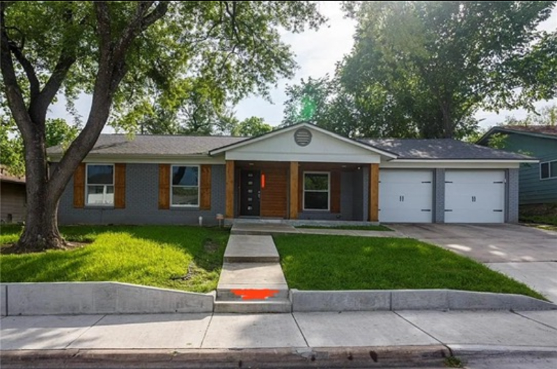 Austin House: 2509 Loyola Ln