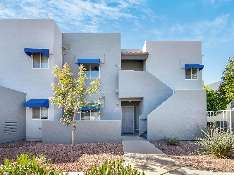 Mesa Condo: 220 N 22nd Pl
