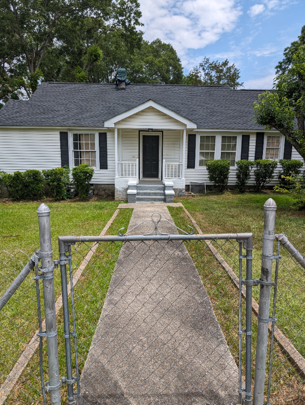 Griffin House: 176 Grady Street