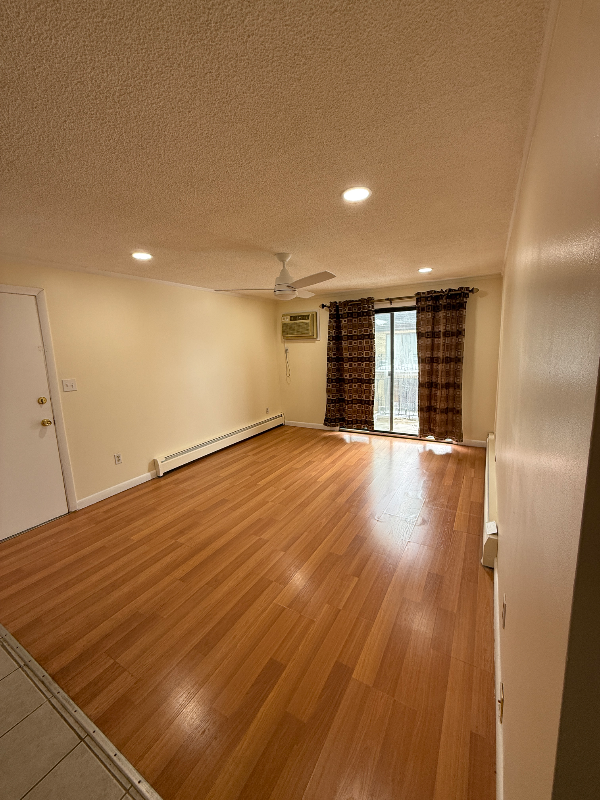 Lowell House: 351 Pawtucket Blvd