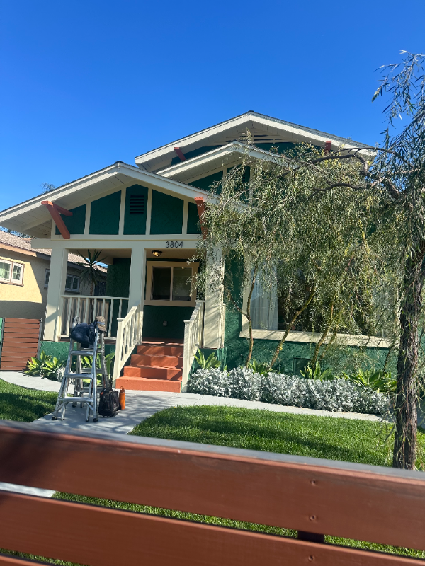 Los Angeles House: 3804 S Hobart Blvd