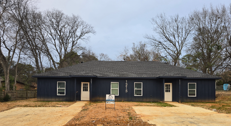 Longview Multiplex: 1215 Fairway Drive