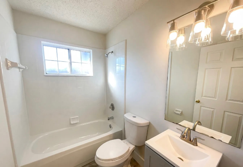 Jacksonville House: 976 Tammy COVE Lane