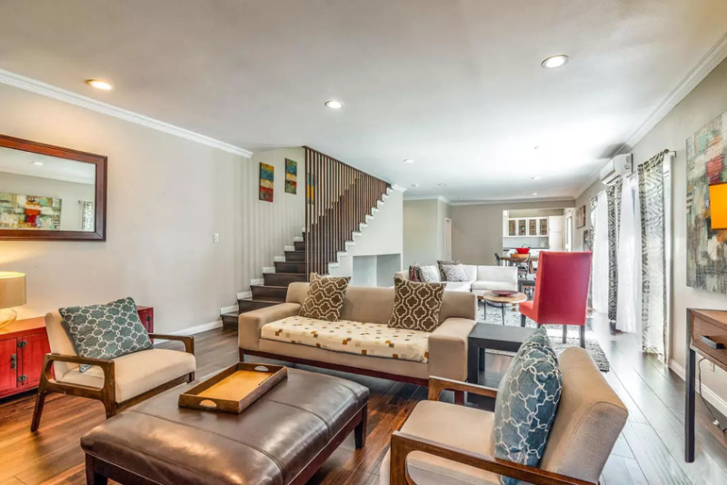 Los Angeles House: 3XX5 Sunswept Drive