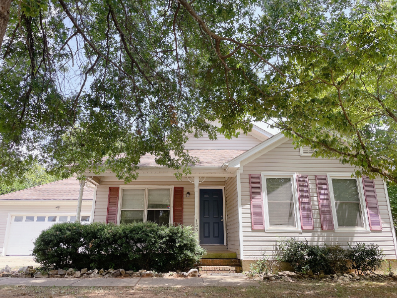 Madison House: 133 Lewis Ln