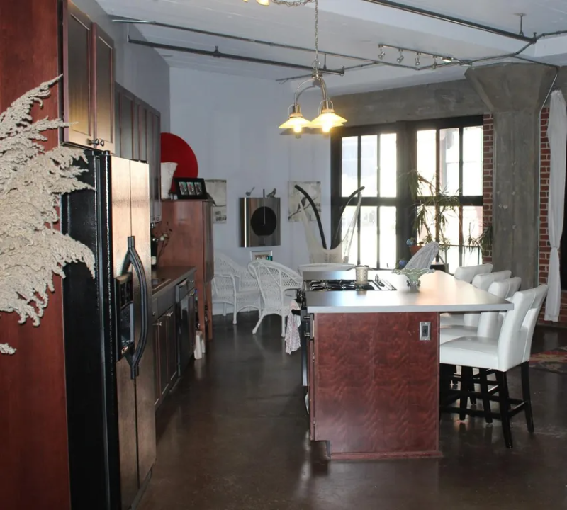 Saint Louis Condo: 1620 Lucas