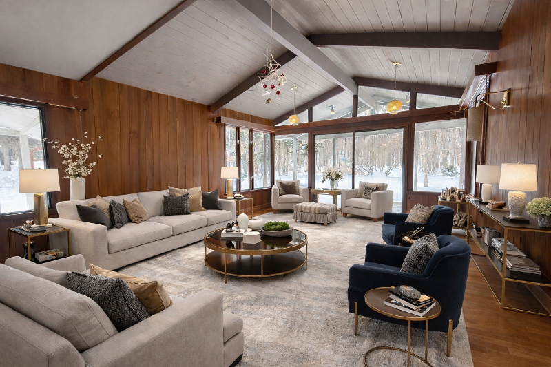 Vestal House: 520 Murray Hill Rd