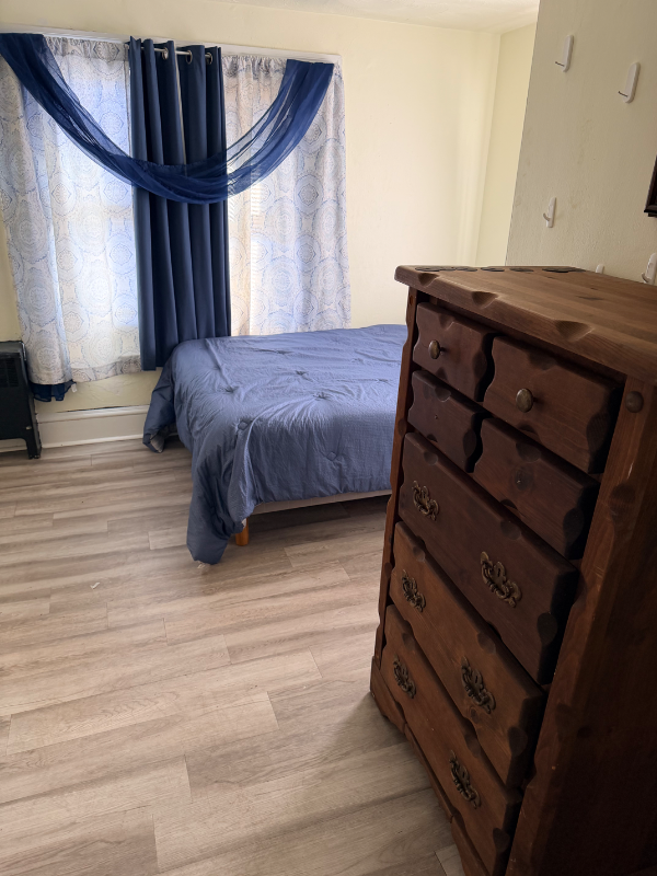 Newport News House: 835 20th St