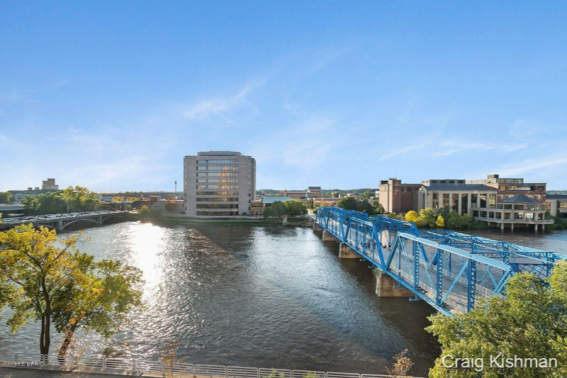 Grand Rapids Condo: 152 Campau Cir NW