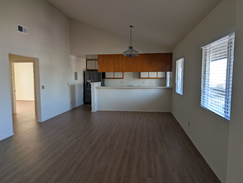 Gardena Apartment: 1328 W Gardena Blvd