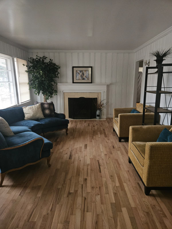 Lithia Springs House: 7120 S. Sweetwater Rd.