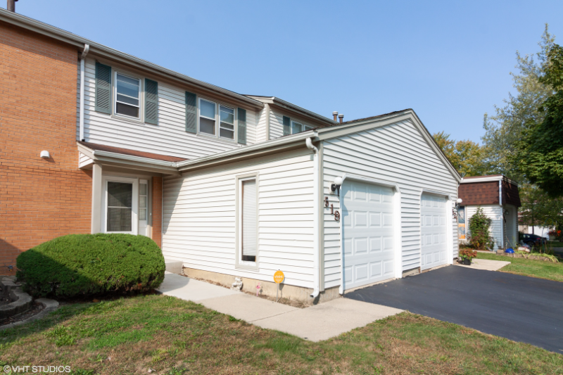 Bolingbrook Townhome: 519 Racine Ln