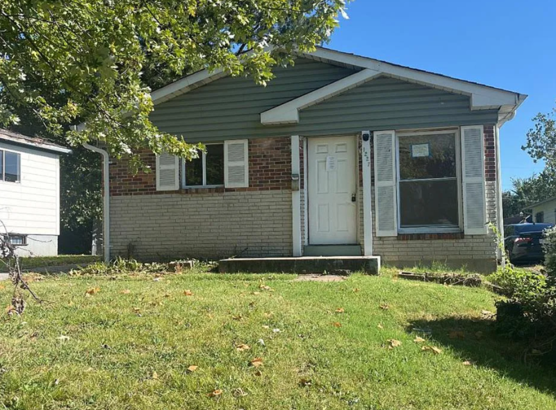 Saint louis House: 1227 Peggy Court