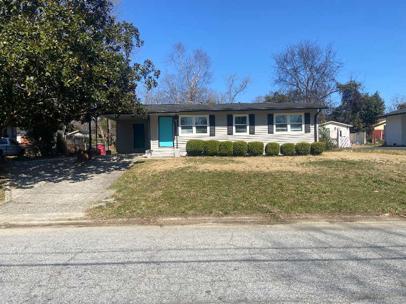 Macon House: 2455 Rosen Ave