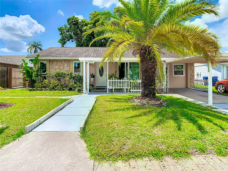 New Port Richey House: 7677 Montague Loop