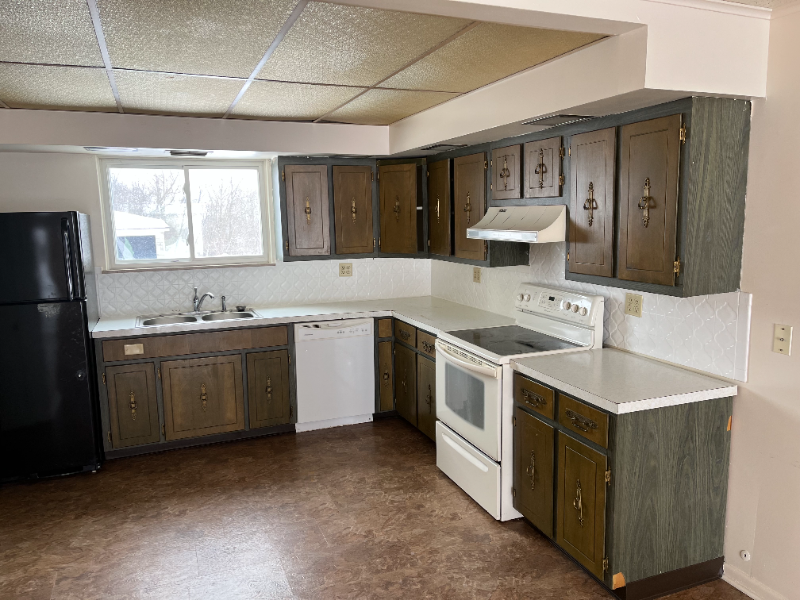 New Castle Apartment: 916 Mt. Jackson Road - #1