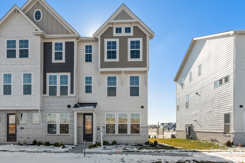 Westfield Townhome: 414 Elite St.