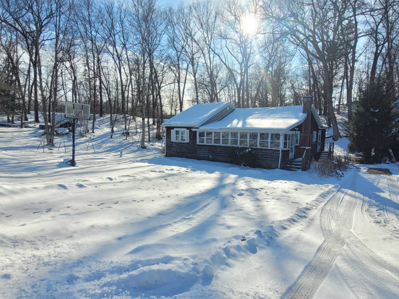 Southwick House: 15 Shore Rd