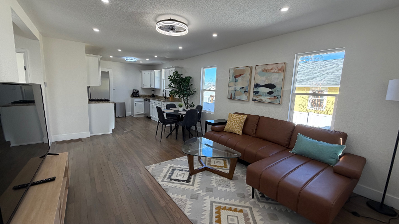 Denver House: 1557 W Dakota Ave