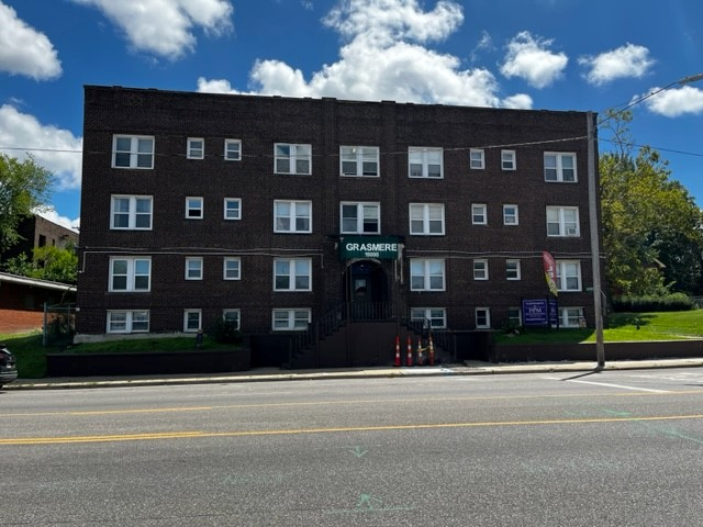 EAST CLEVELAND Apartment: 15000 Euclid Ave