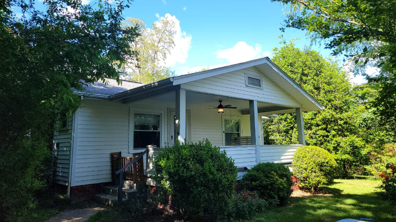 Asheville House: 4 1/2 Trotter Pl