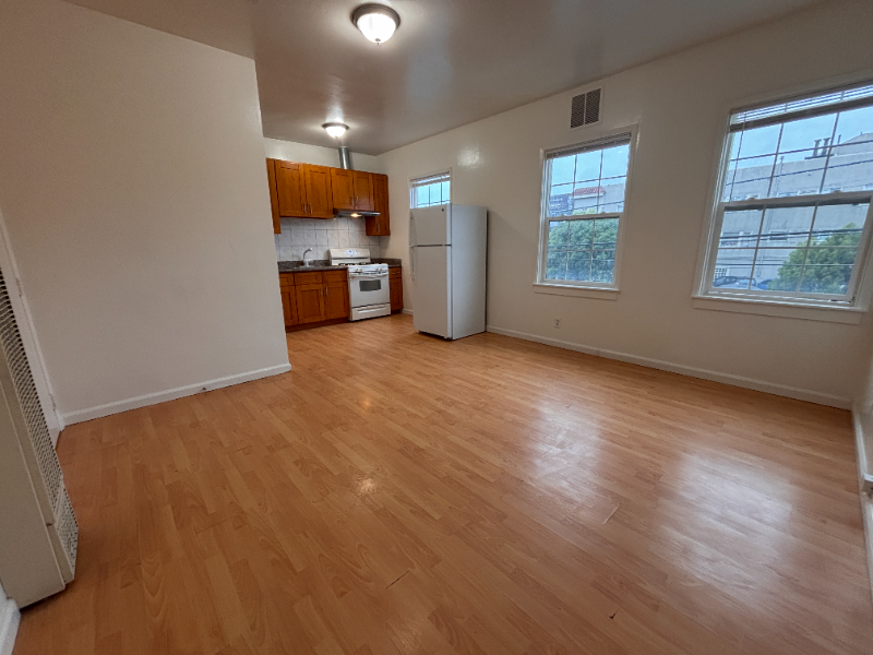 Oakland Apartment: 1408 21st Ave, # 202, ,