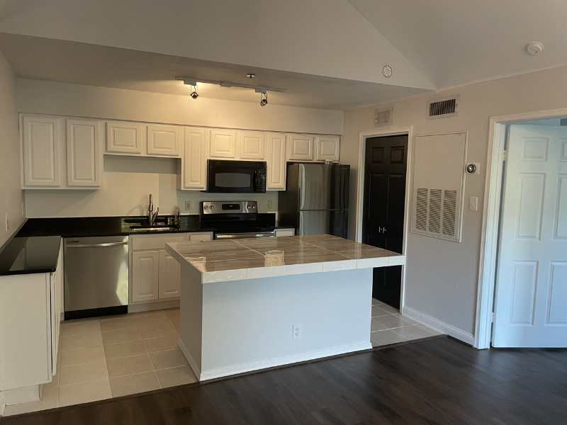 Alexandria Condo: 3302 Wyndham Circle