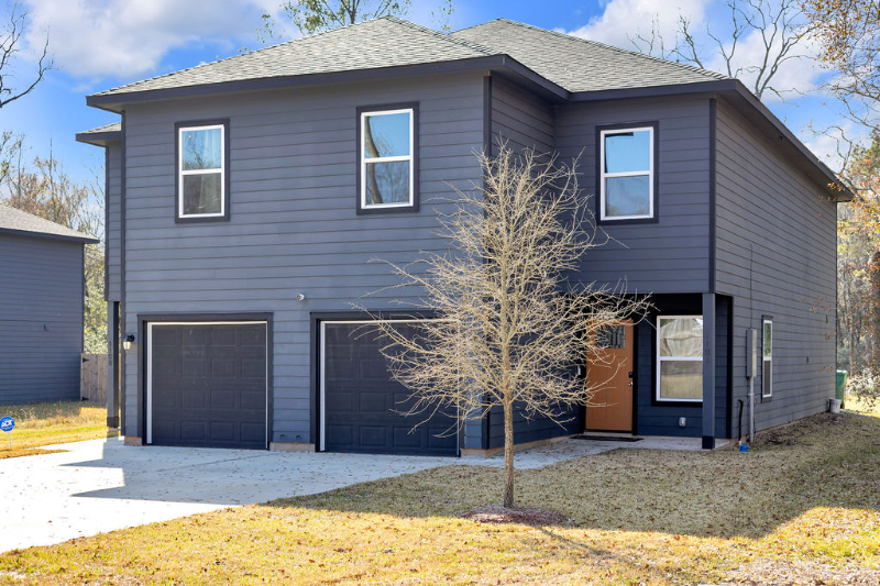 Conroe Townhome: 110 Turner St