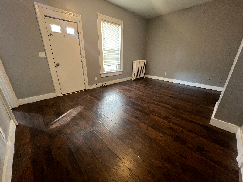 Rensselaer Apartment: 1 McNaughton Ave