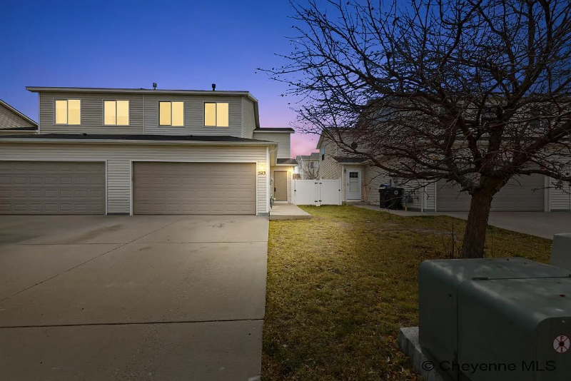 Cheyenne Townhome: 523 W 3rd St