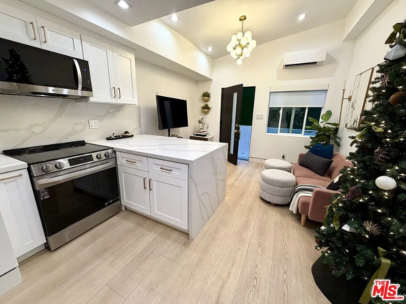 Woodland Hills Other: 5561 1/2 El Canon Ave