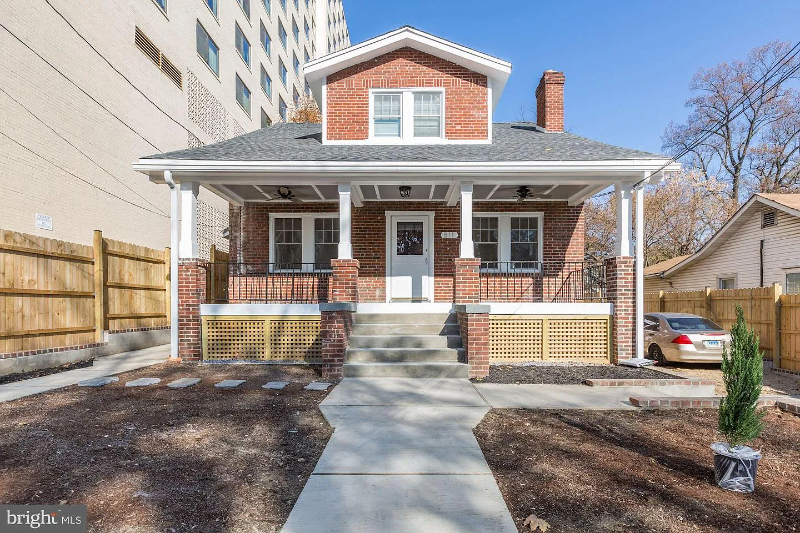 Silver Spring Multiplex: 811 Thayer Ave unit 1