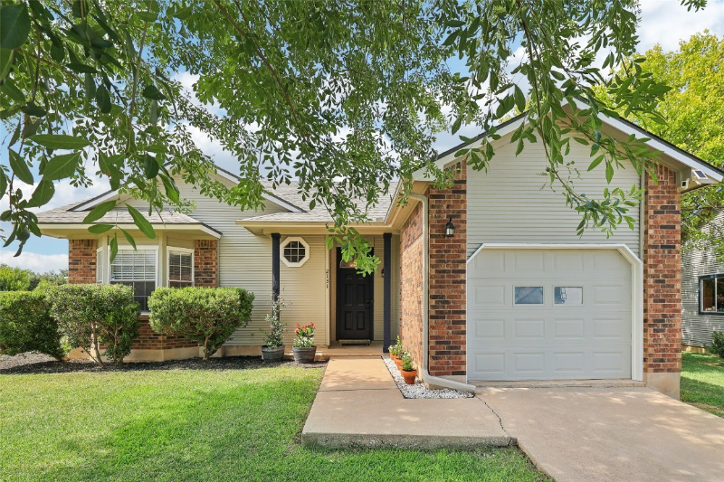 Austin House: 2131 Cervin Blvd