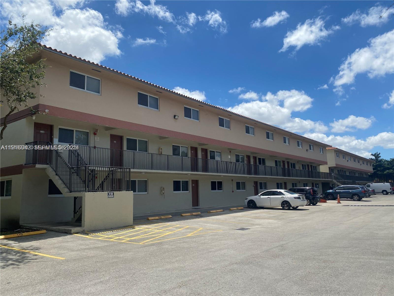 Hialeah Condo: 1650 W 44th PL