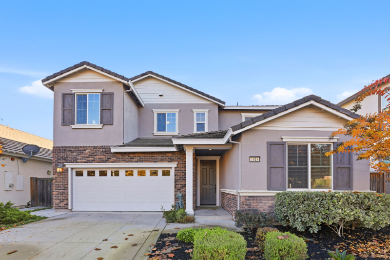 Gilroy House: 1818 Tarragon Dr