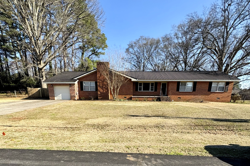 Huntsville House: 2117 Mythewood Drive SW