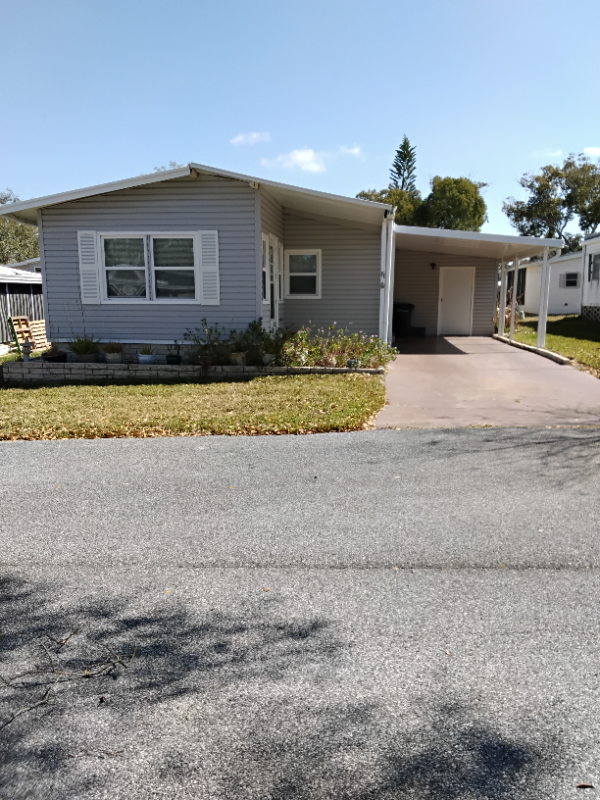 Safety Harbor House: 81 Jacaranda Dr