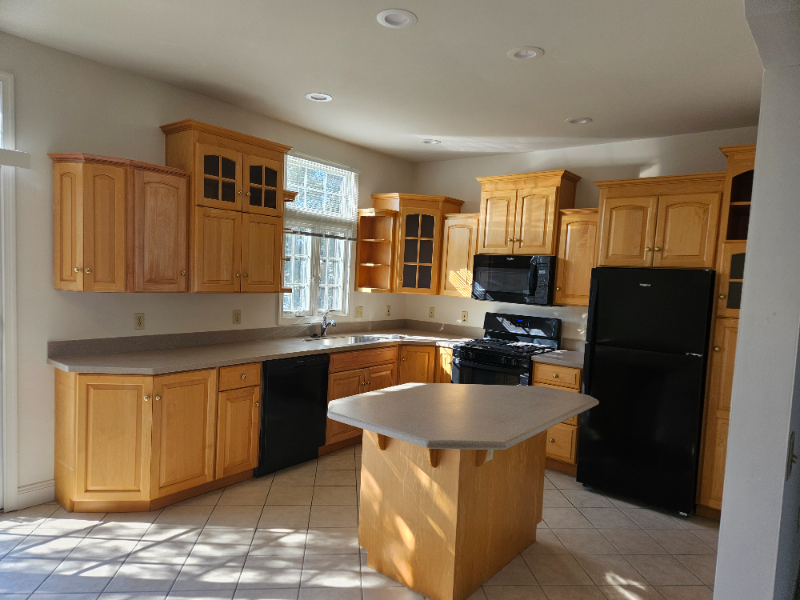 Bethlehem Townhome: 2767 West Blvd