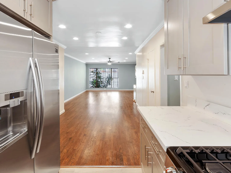 West Hollywood Condo: 1023 N Hayworth Ave