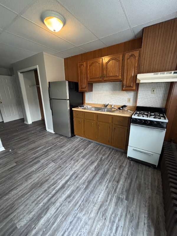 Mishawaka Apartment: 807 W 3rd St.