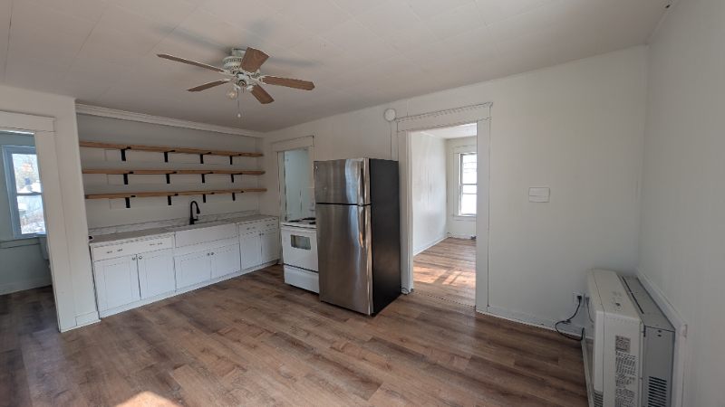 Berlin House: 416 Burgess Street