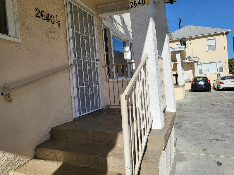 Los Angeles Condo: 2640 1/4 S Manhattan Pl,