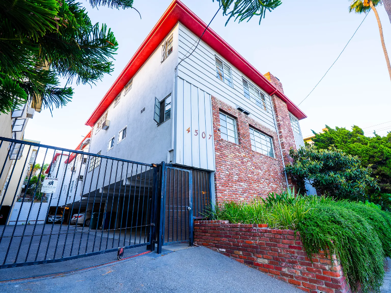 Los Angeles Condo: 4507 Finley Ave